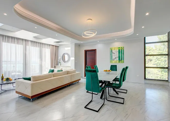 Chrisa Willa Vourvourou