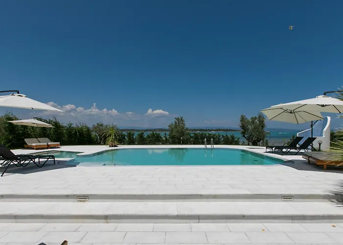 빌라 Chrisa 보우르보우로우