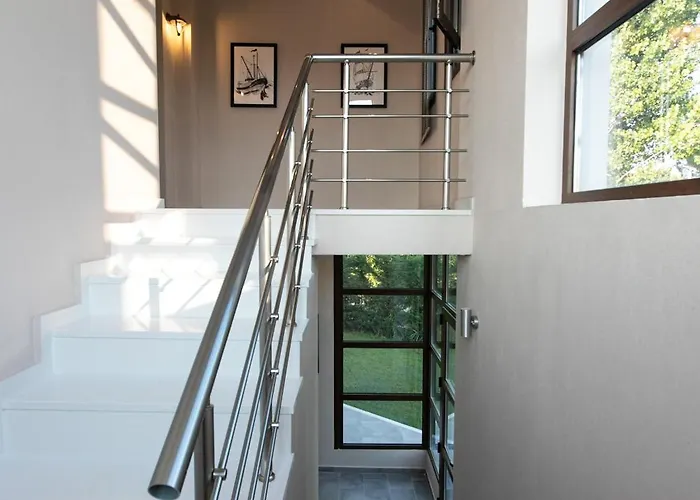 빌라 Chrisa 보우르보우로우