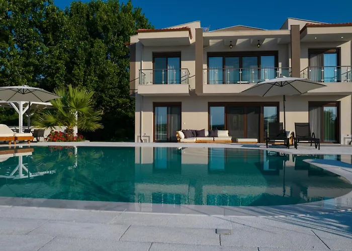 빌라 Chrisa 보우르보우로우